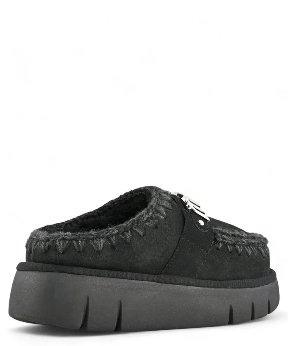 Bounce Clog con Logo Metallico