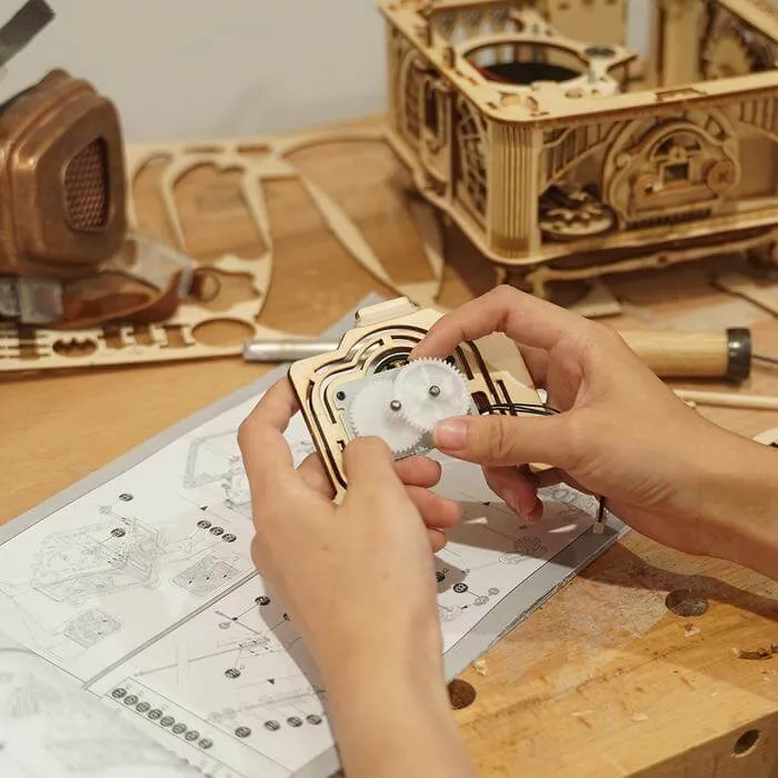 Crank Classic Gramophone Kit | Kidstoylover - DIY Wooden Assembly Toy