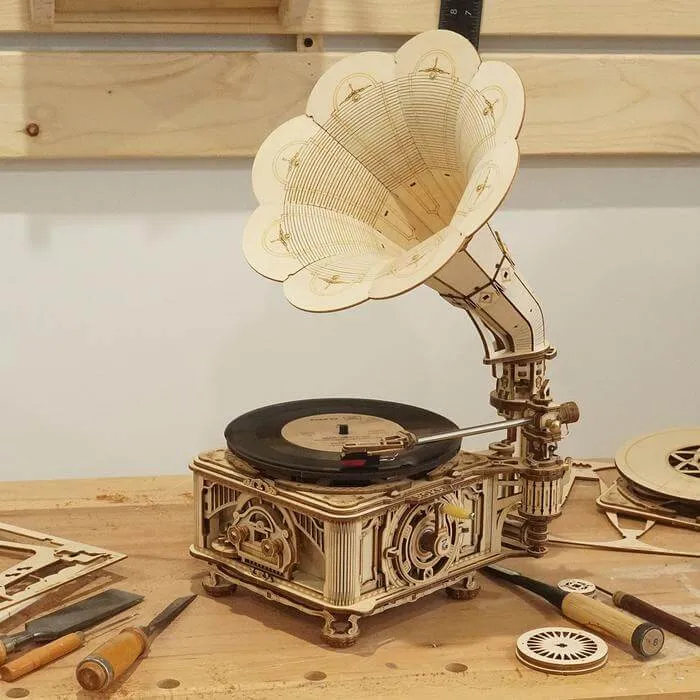 Crank Classic Gramophone Kit | Kidstoylover - DIY Wooden Assembly Toy